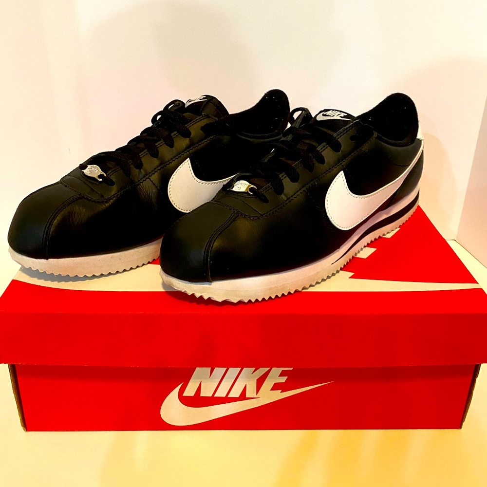 Men’s Nike Cortez size 9.5